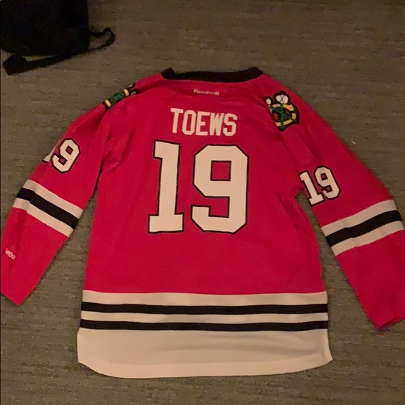 blackhawks jersey - Picture 2 of 2